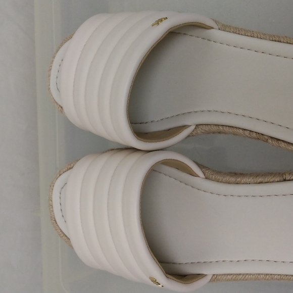 NWOT- Michael Kors Quilted Slides- 9 - Picture 4 of 11